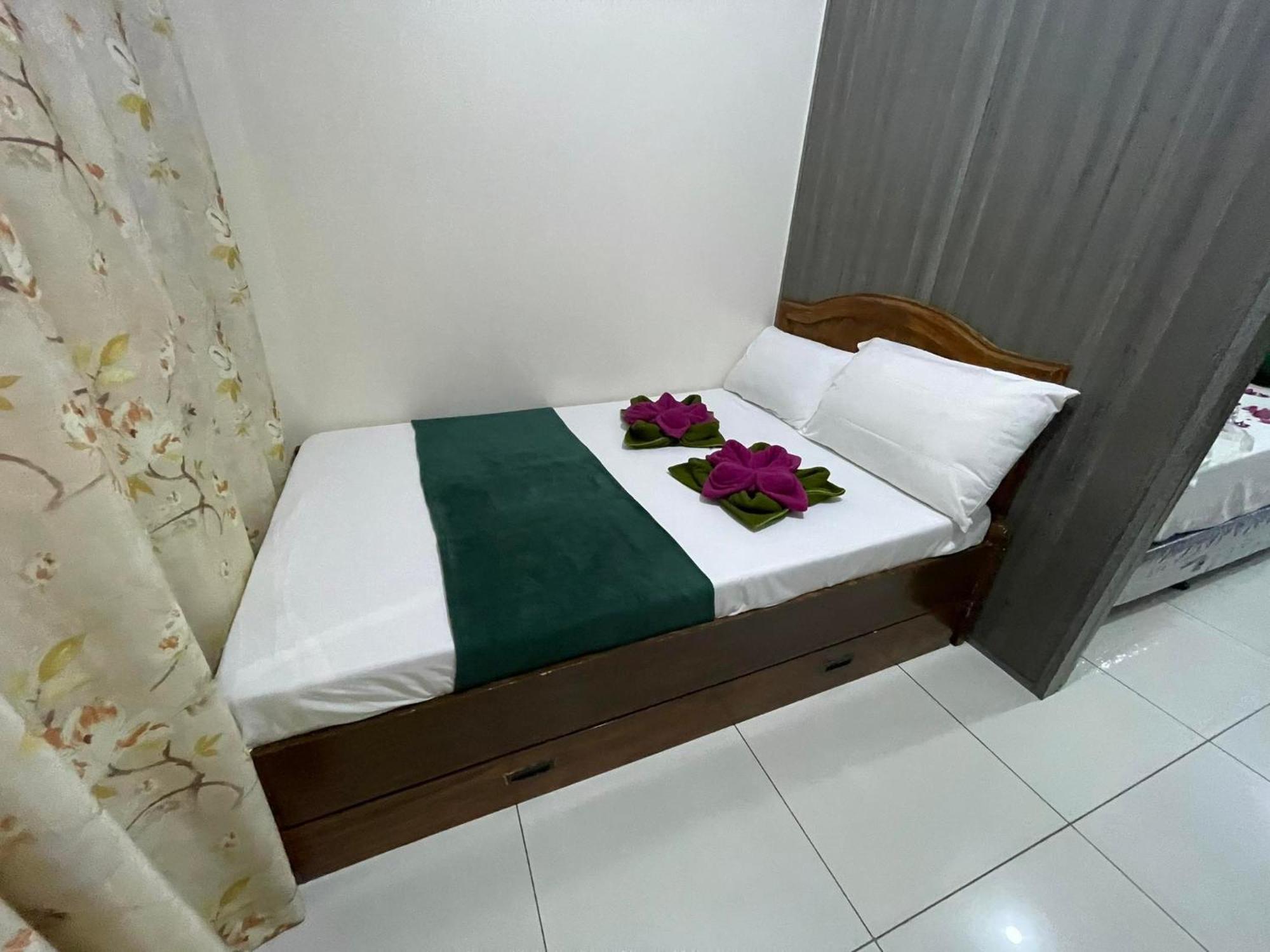 Apartemen studio 16 m² dengan 1 kamar mandi pribadi di Malate Manila Bagian luar foto