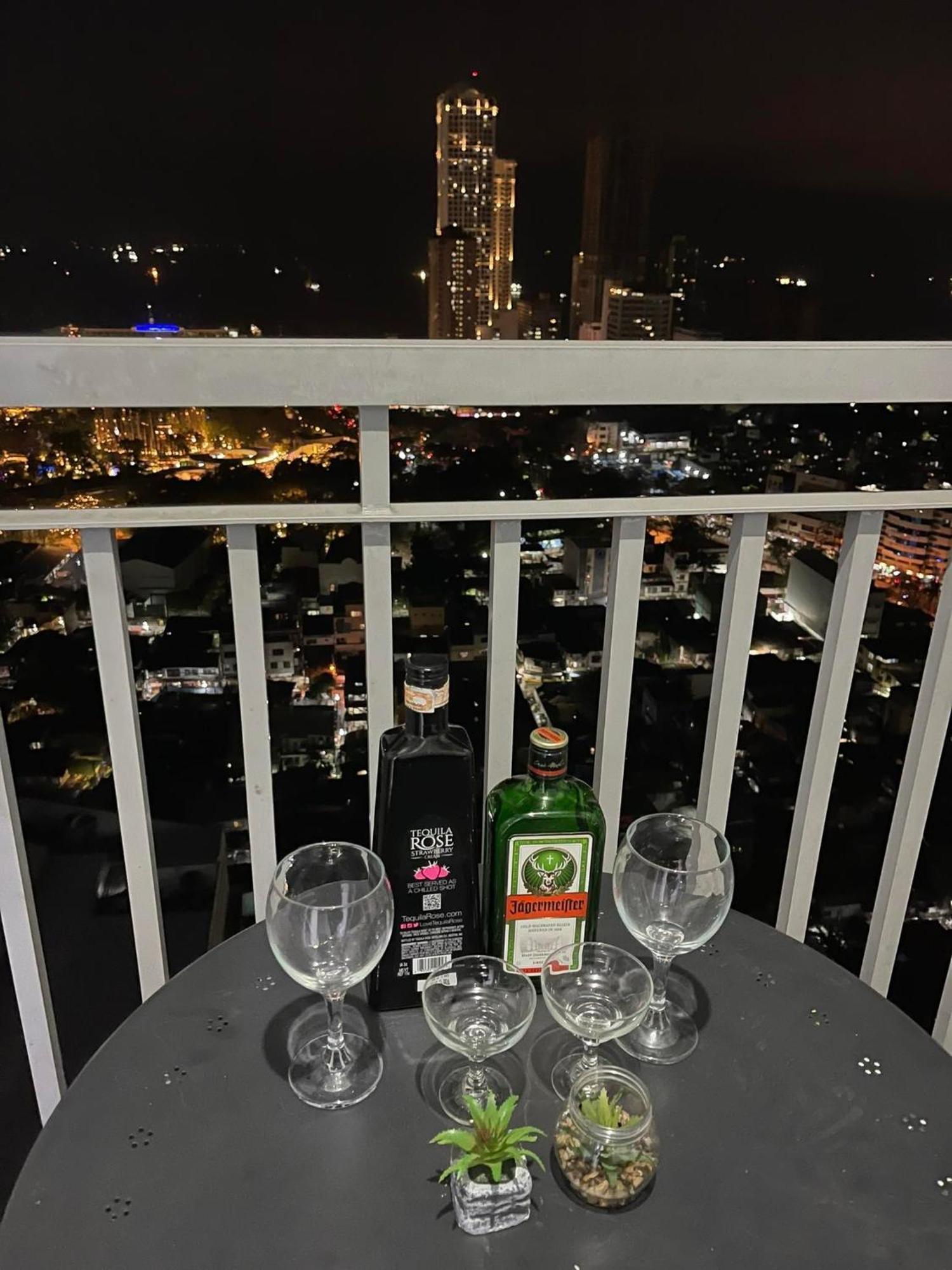 Apartemen studio 16 m² dengan 1 kamar mandi pribadi di Malate Manila Bagian luar foto